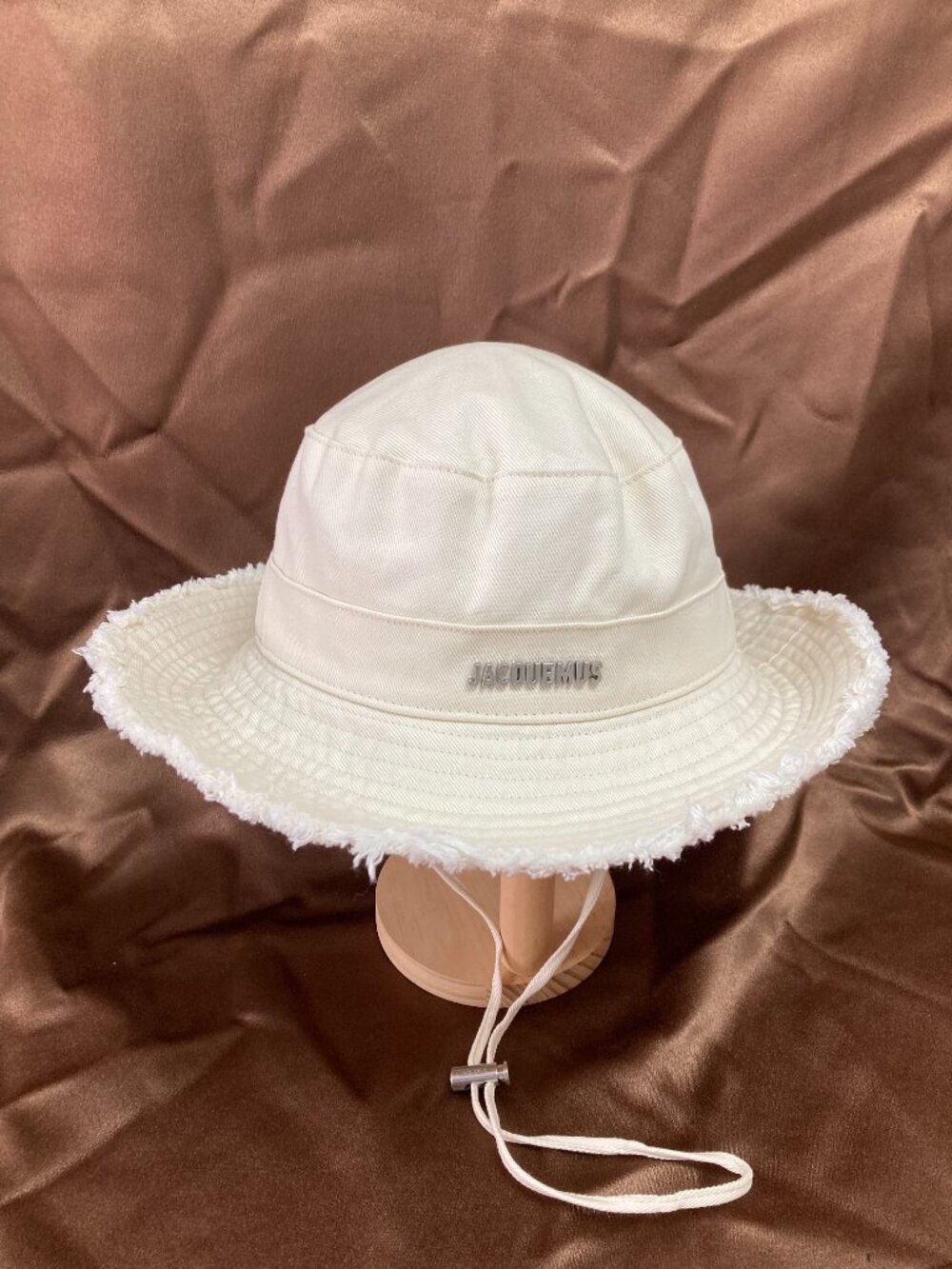 Jacquemus Bucket Hat off White - Picture 2 of 9